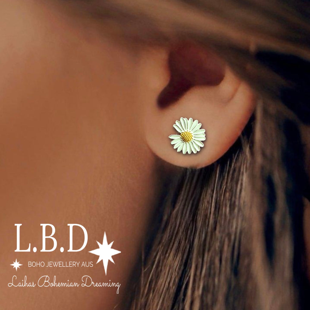 Laihas ‘Loves Me’ Daisy Flower Stud Earrings Simple Studs Laihas Bohemian Dreaming -L.B.D
