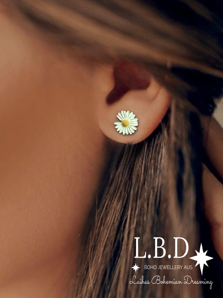 Laihas ‘Loves Me’ Daisy Flower Stud Earrings Simple Studs Laihas Bohemian Dreaming -L.B.D