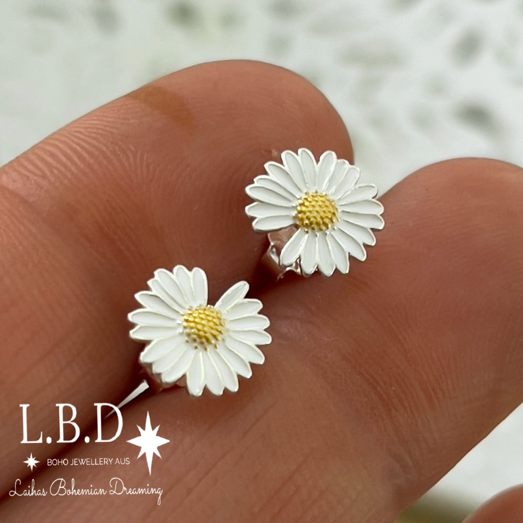 Laihas ‘Loves Me’ Daisy Flower Stud Earrings Simple Studs Laihas Bohemian Dreaming -L.B.D