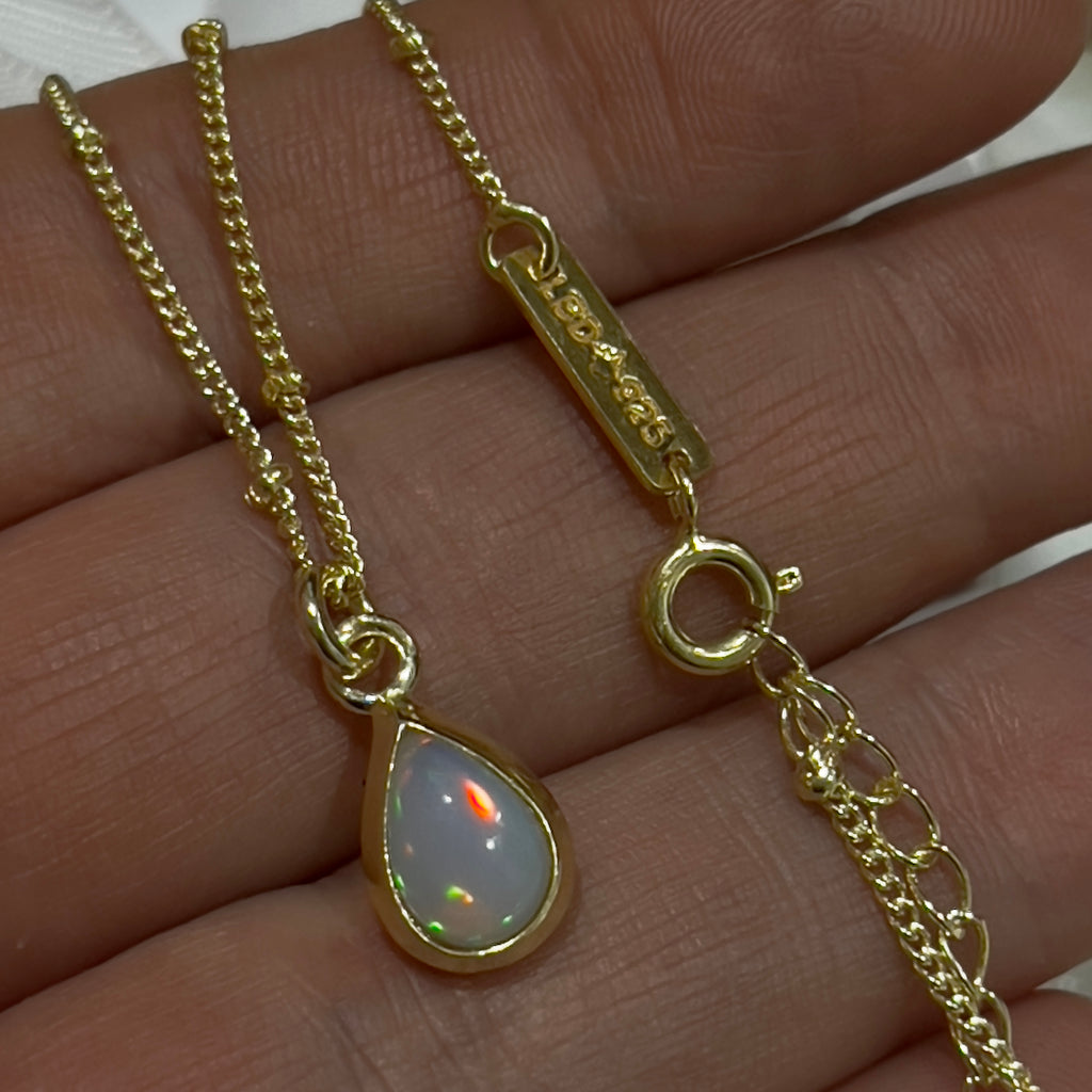 Laihas Classic Chic Raindrop Gold Opal Necklace Gold Gemstone Necklace Laihas Bohemian Dreaming -L.B.D