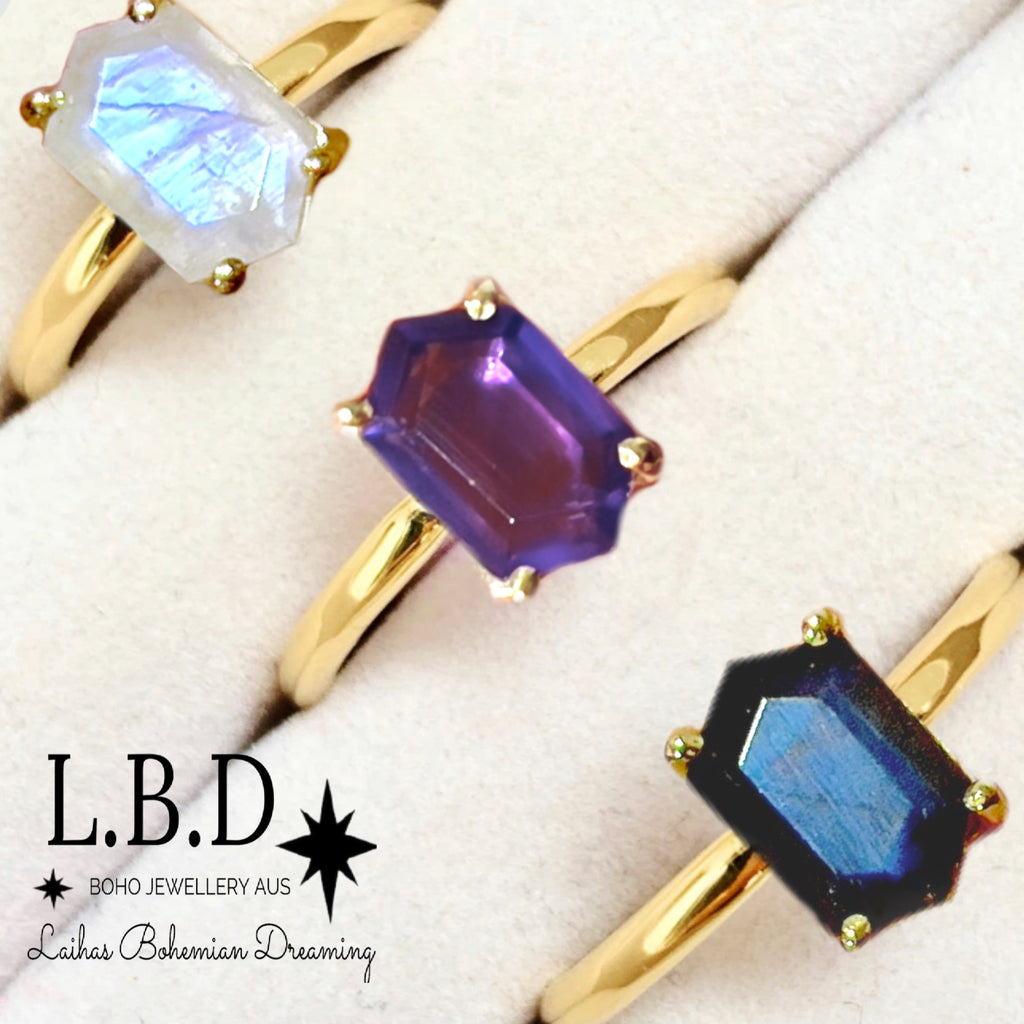 Laihas Gold Mini Hex Crystal Labradorite Ring Gemstone Gold Ring Laihas Bohemian Dreaming -L.B.D