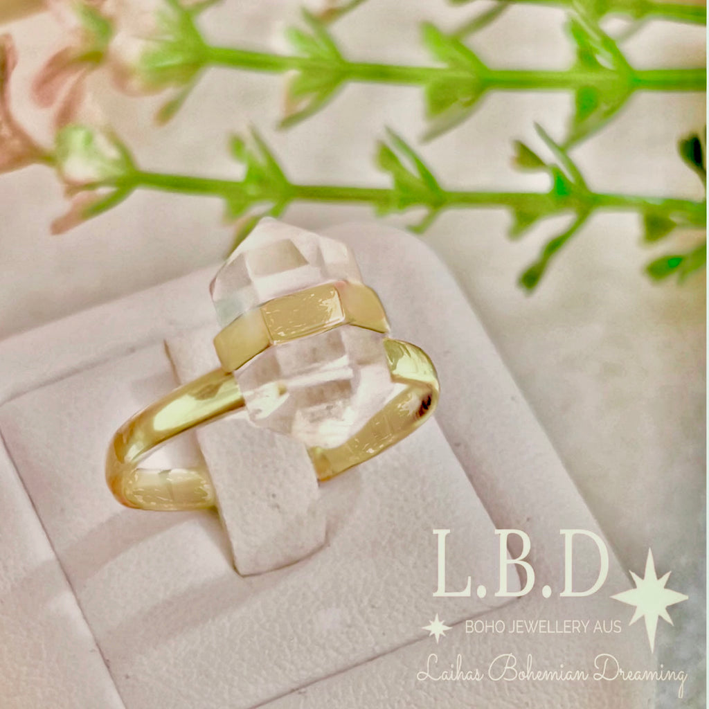 Laihas Gold Crystal Kindness Clear Quartz Ring Gemstone Gold Ring Laihas Bohemian Dreaming -L.B.D