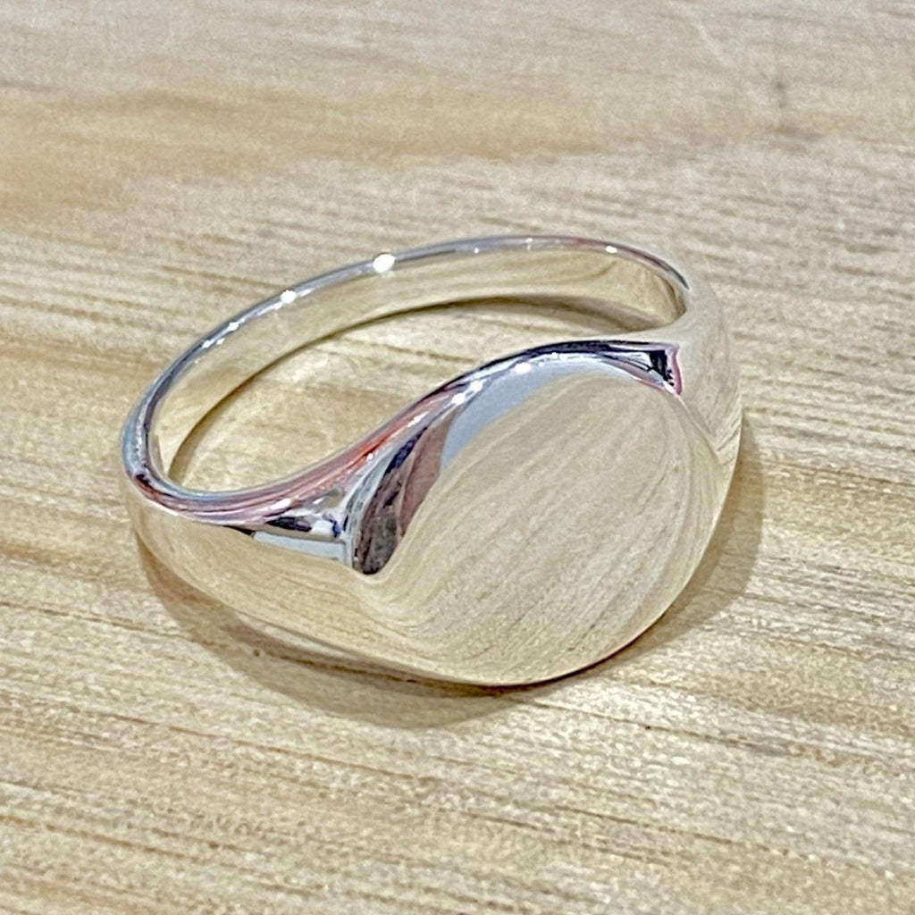 Laihas Prestige Plain Round Sterling Silver Signet Ring
