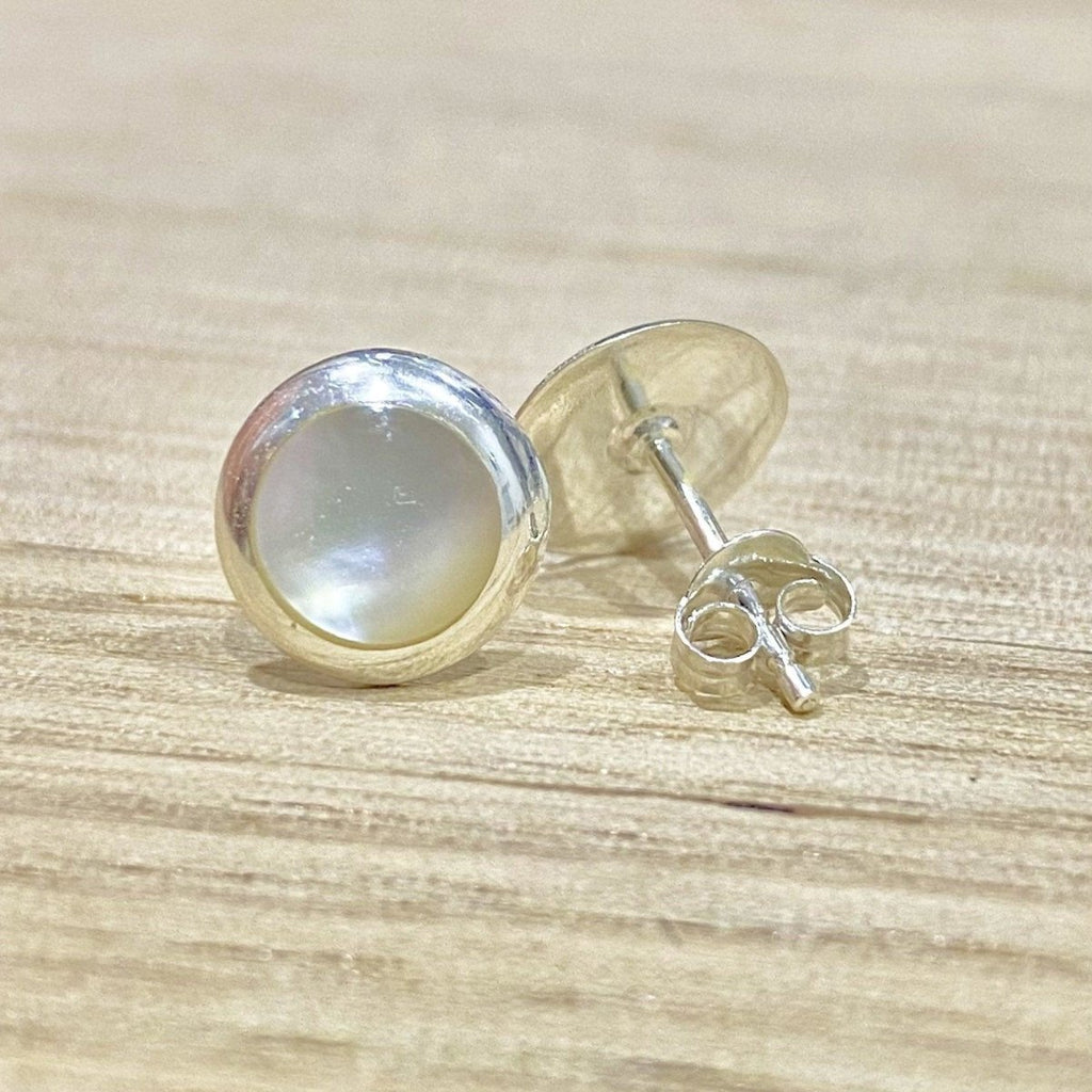 Laihas Pretty Round Mother of Pearl Stud Earrings 9mm