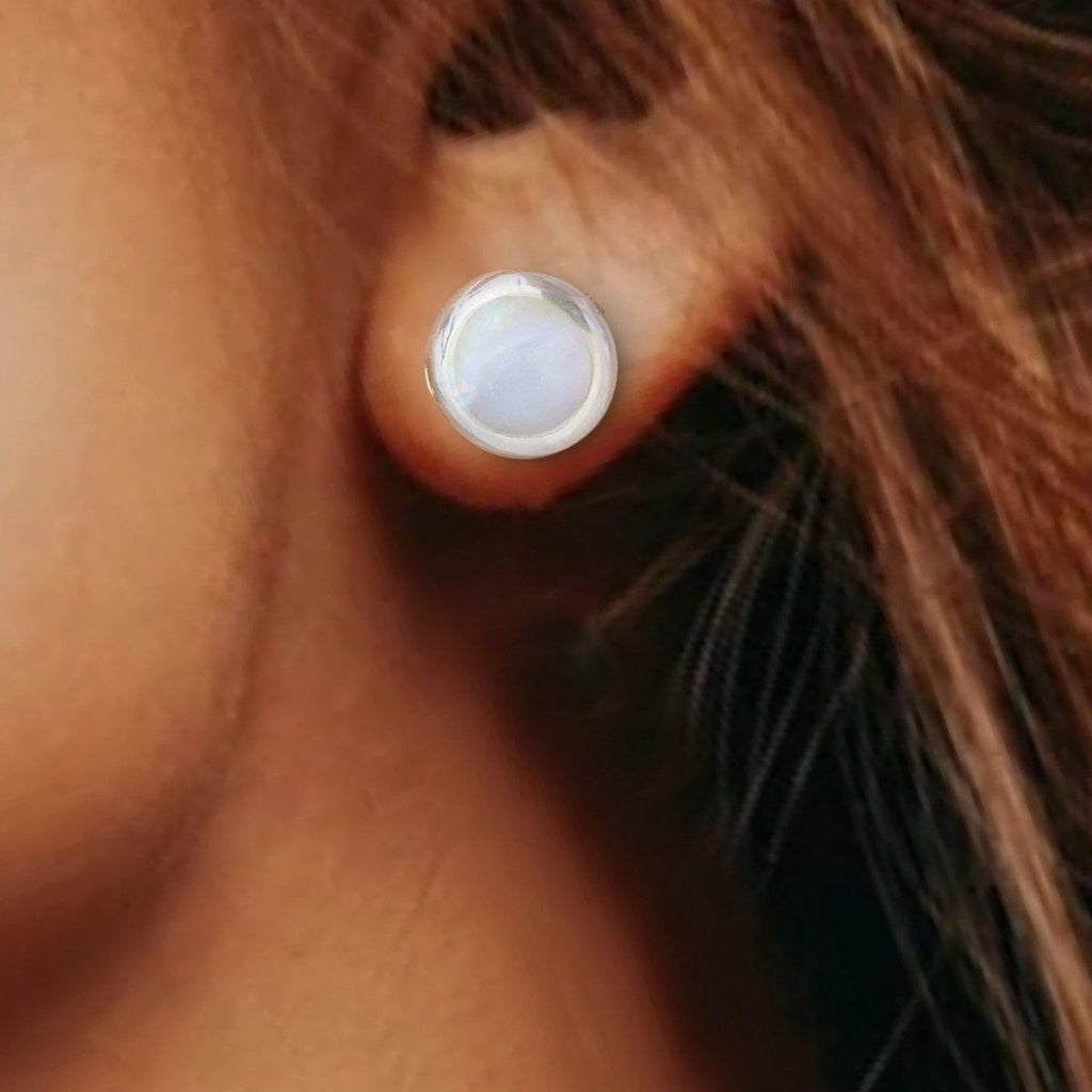 Laihas Pretty Round Mother of Pearl Stud Earrings 9mm