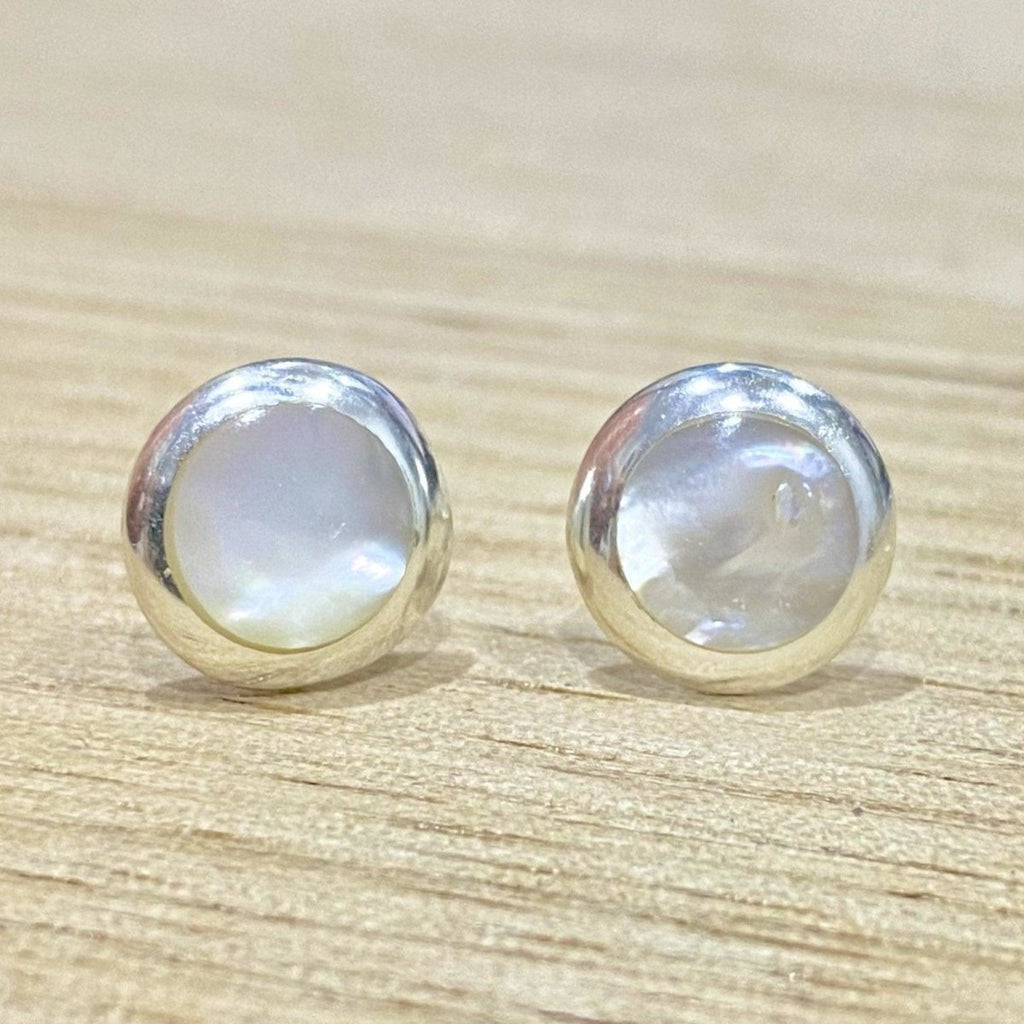 Laihas Pretty Round Mother of Pearl Stud Earrings 9mm