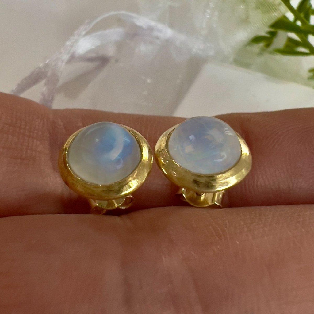 Laihas Round Classic Chic Gold Moonstone Stud Earrings
