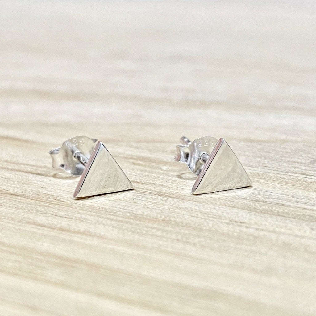 Laihas Simple Studs -Silver Triangle