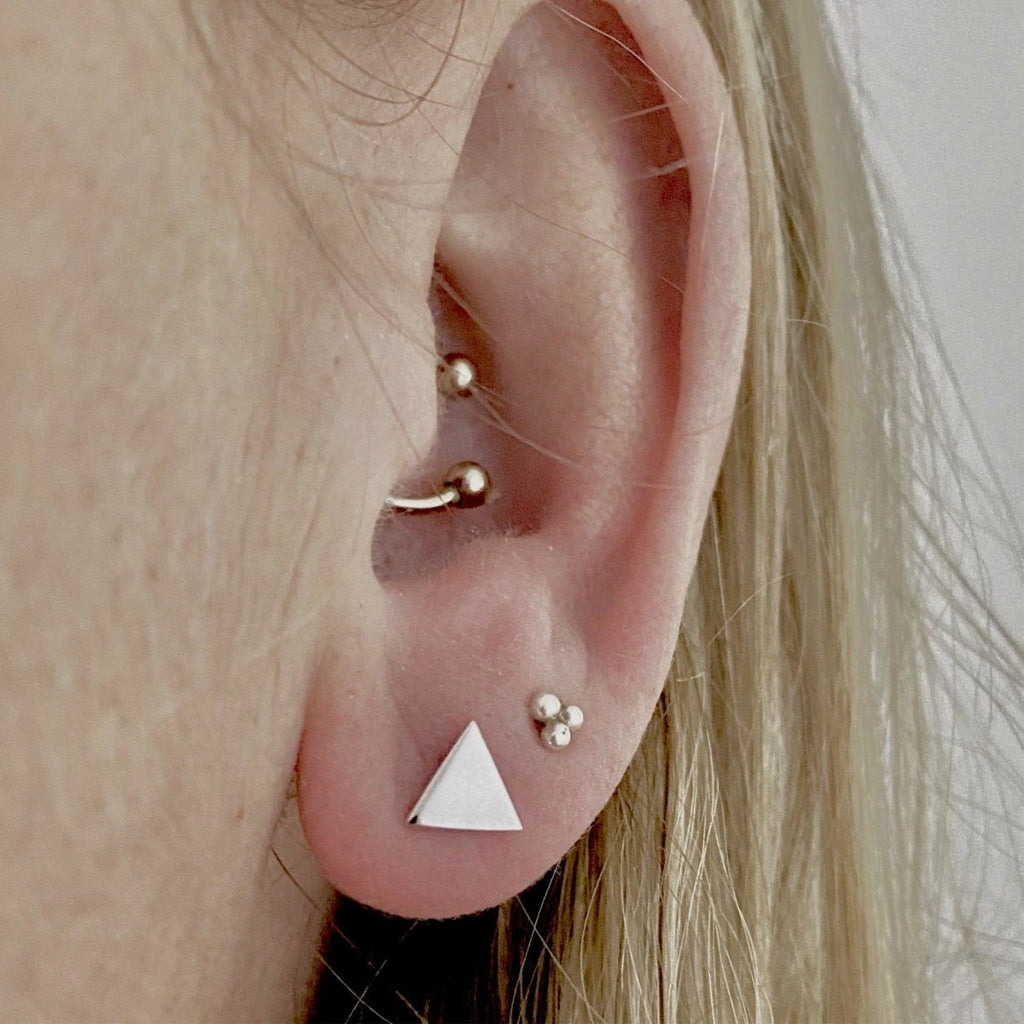 Laihas Simple Studs -Silver Triangle