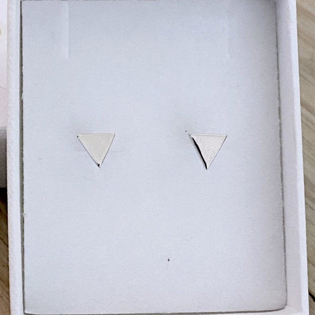 Laihas Simple Studs -Silver Triangle