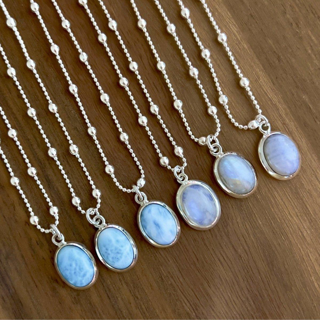 Laihas Small Classic Chic Oval Moonstone Necklace