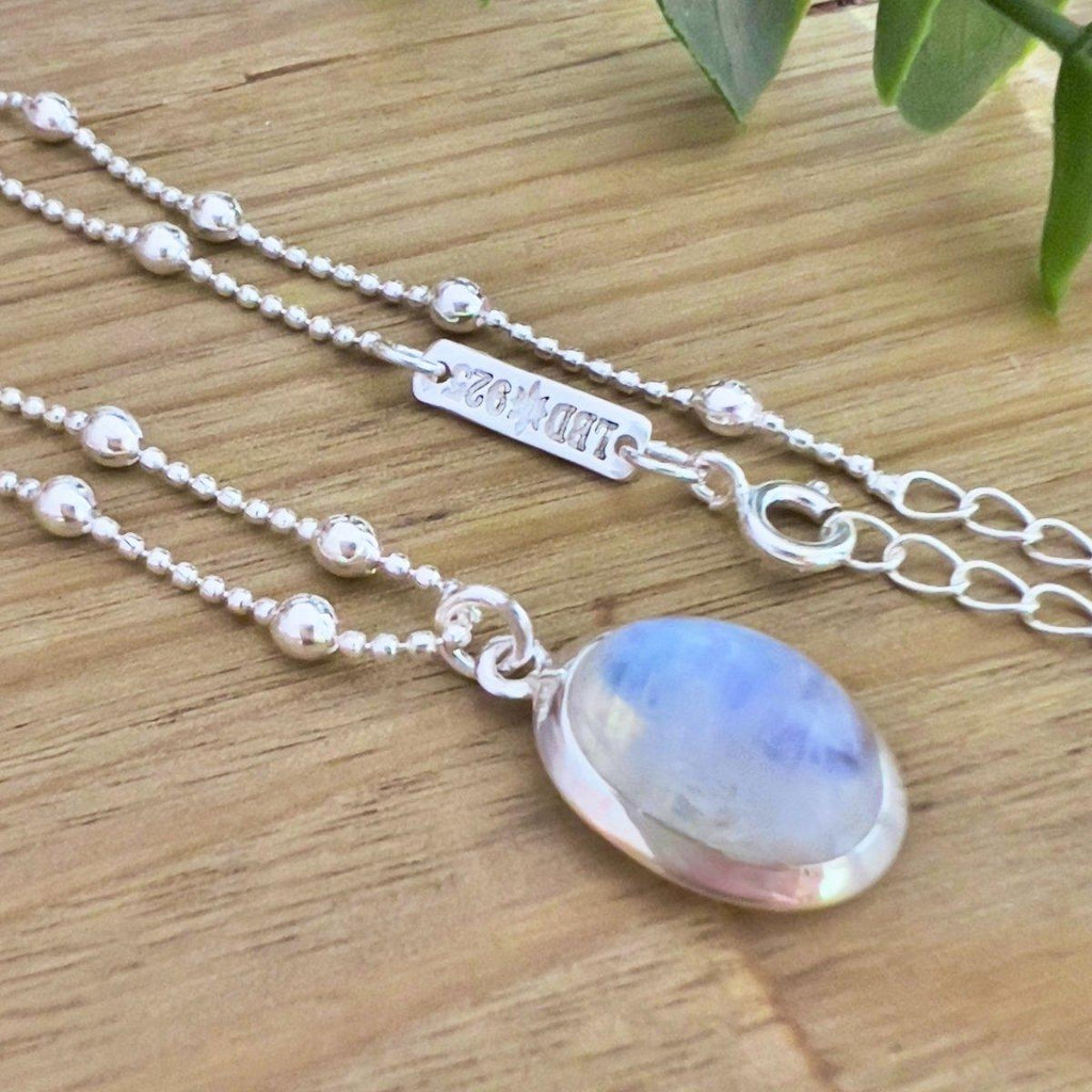 Laihas Small Classic Chic Oval Moonstone Necklace