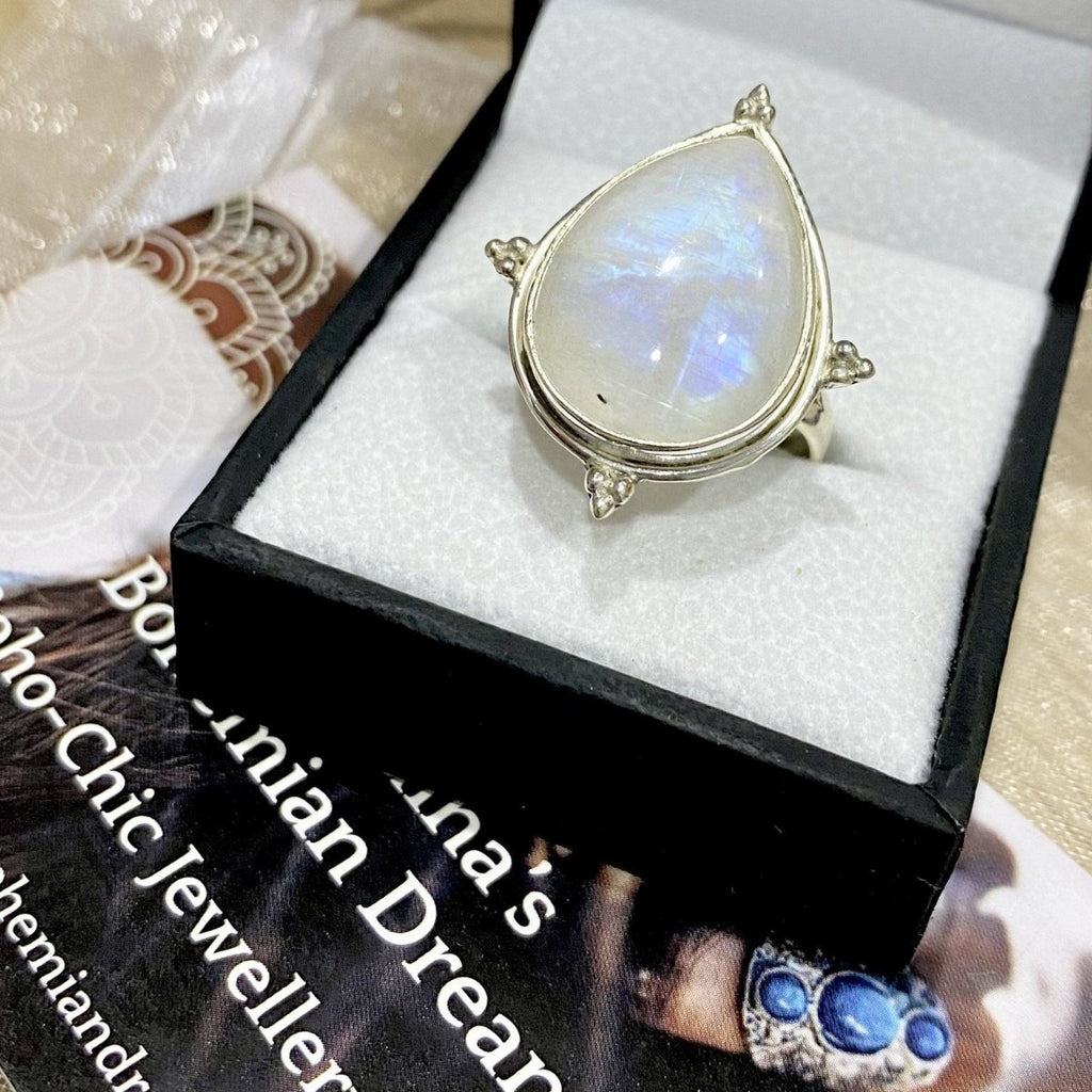 Laihas Zahli Raindrop Moonstone Ring