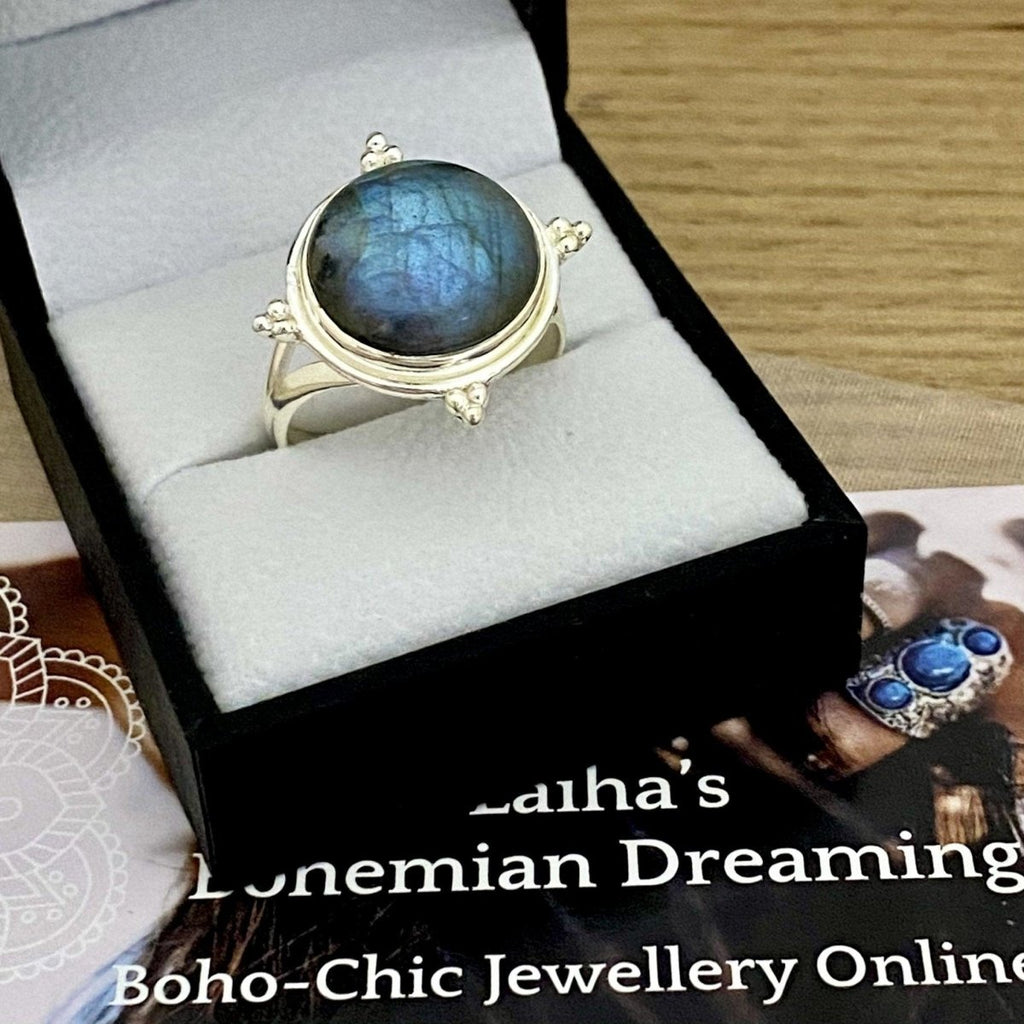 Laihas Zahli Round Labradorite Ring